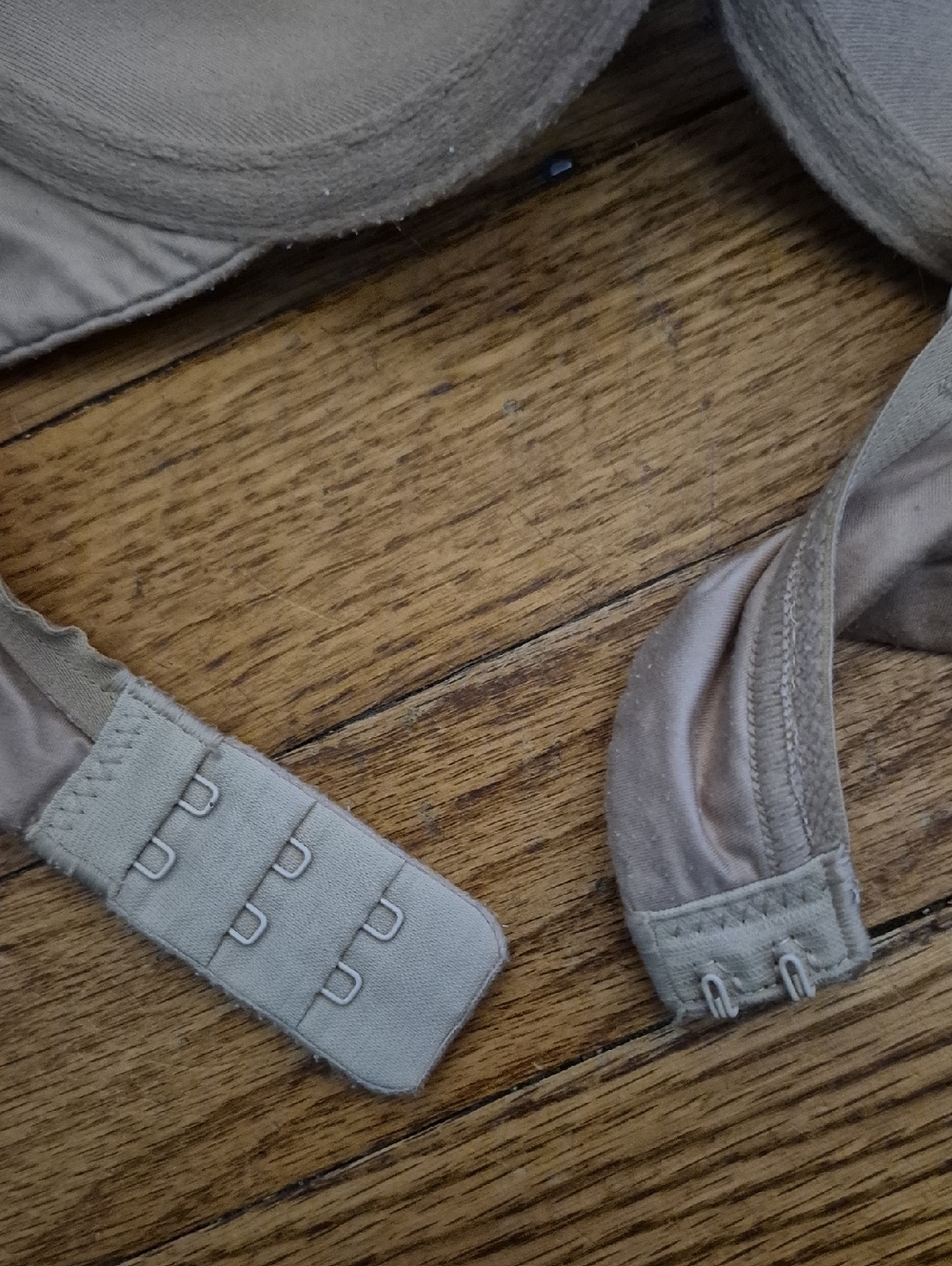Victoria’s Secret 34C Lined Demi Bra With Charm Light Tan VS Push Up 2 Hooks - Picture 3 of 3